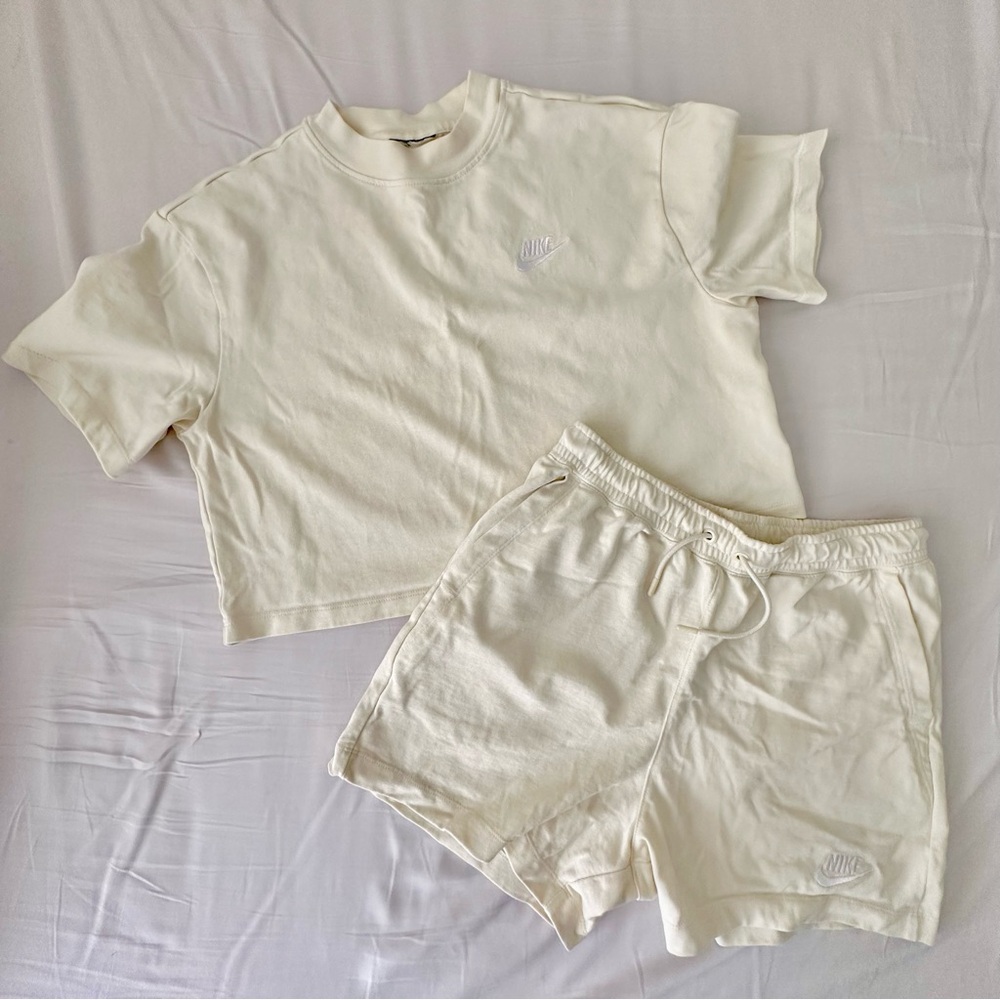 Nike Yellow Crop Tee & Shorts Set | Size Small | Pale Yellow